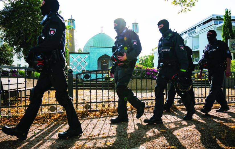 Almanya Hamburg İslam Merkezi'nin faaliyetlerini yasakladı