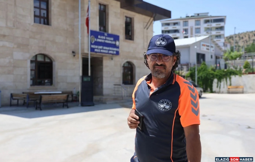 Elazığ Belediyesi Temizlik Personeli Bulduğu Para Dolu Cüzdanı Polise Teslim Etti
