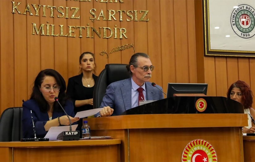 Erdal Beşikçioğlu ifşa etti: Eski başkan 61 akrabasını işe aldı