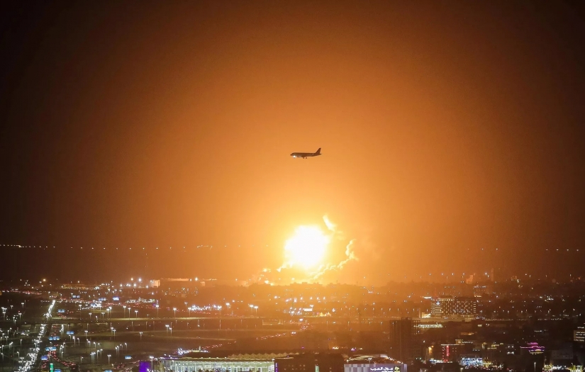 Katil İsrail  bu defa da Yemen’deki Hudeyde Limanı’na saldırdı!