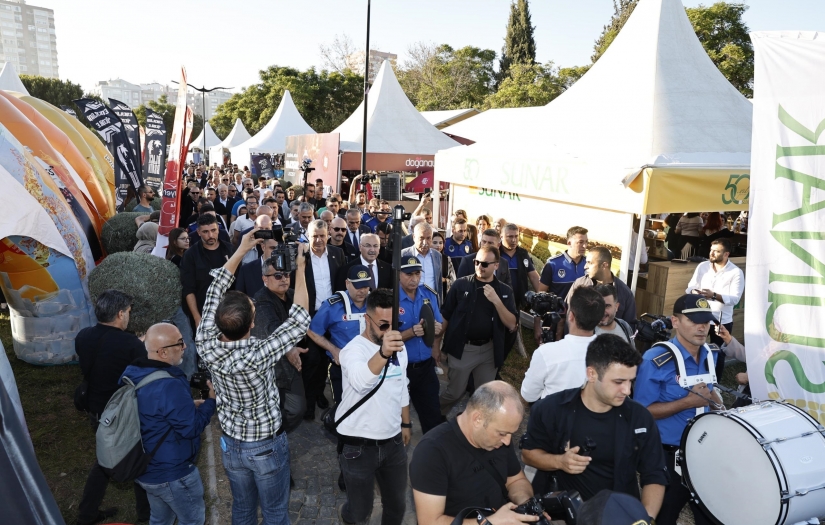 8. Uluslararası Adana Lezzet Festivali 3. gününde yoğun ilgiyle devam ediyor