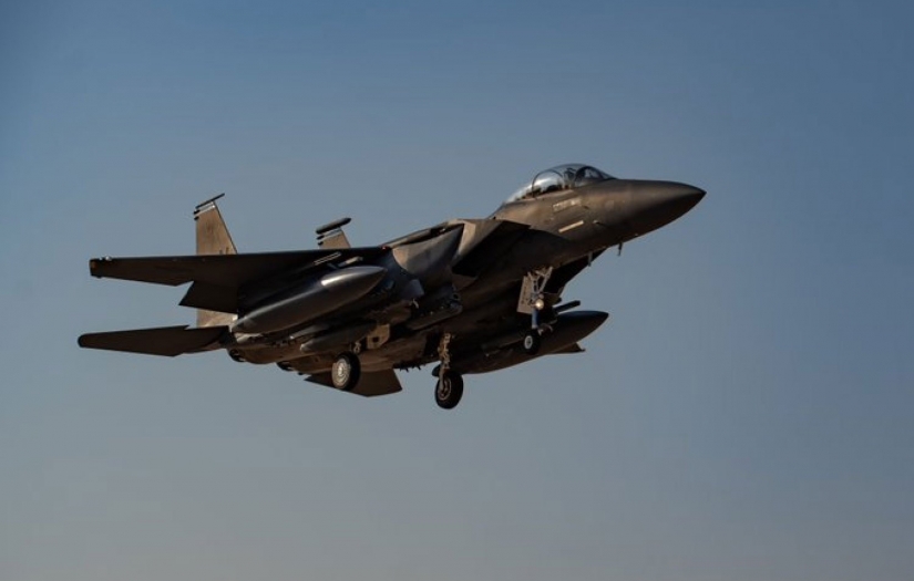 ABD Ordusu, F-15 savaş uçaklarının Ortadoğu'ya geldiğini duyurdu
