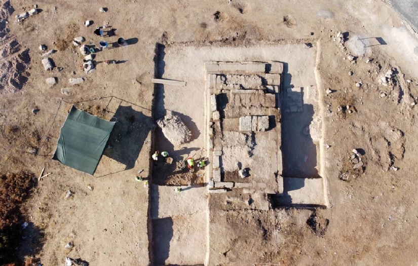 Uşak'taki Blaundos Antik Kenti'nde 2 bin yıllık "anıtsal mezar" gün yüzüne çıkartıldı