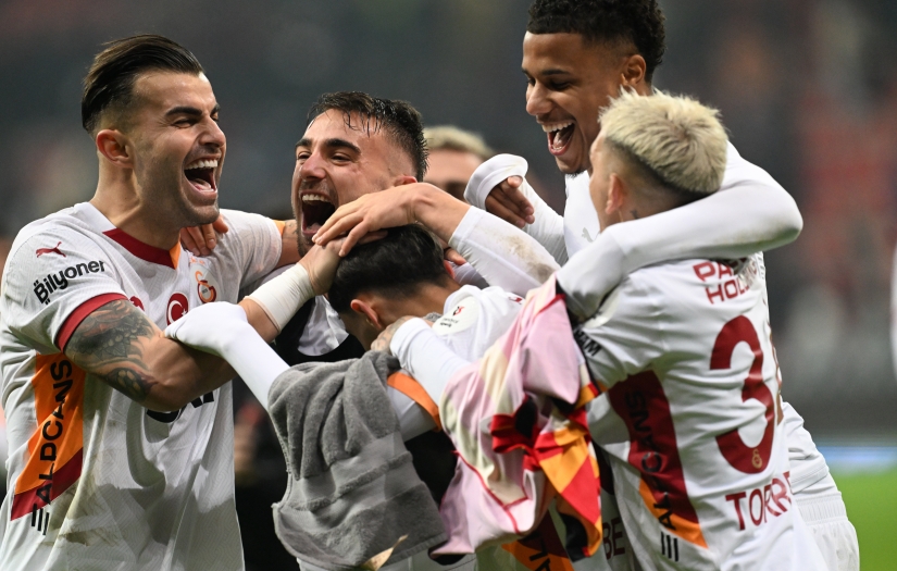 Galatasaray, Kayseri’de gol oldu yağdı; zirvede puan farkını 8'e çıkardı