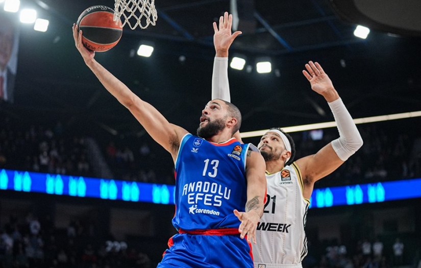 Anadolu Efes Asvel karşısında 76-82 yenik ayrıldı