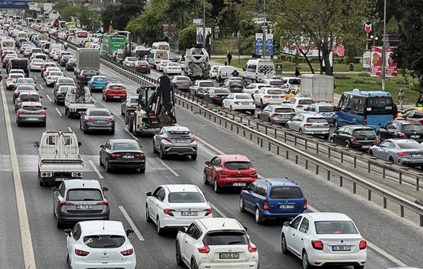 Bu trafiğe can dayanır mı? 10 kilometrelik mesafe 80 dakika