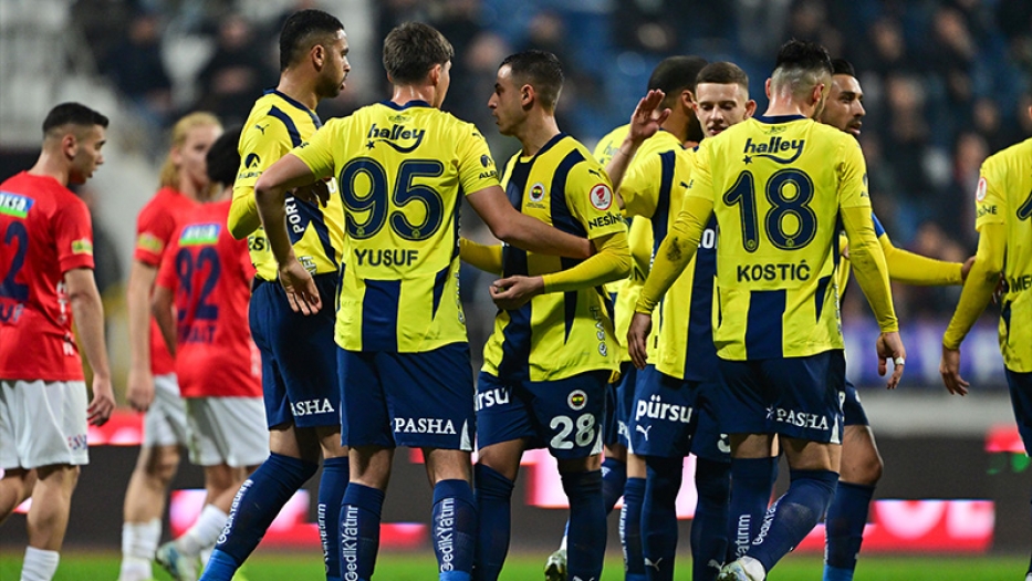 Fenerbahçe Kasımpaşa'yı 3 golle yendi ve kupaya galibiyetle başladı