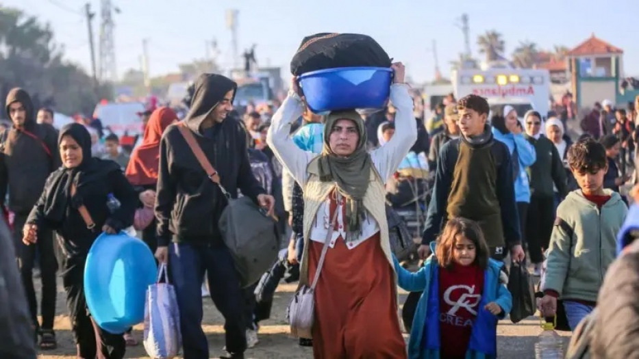 Gazzeli yetkili: İsrail'in izni sonrası 200 bin Filistinli yürüyerek kuzeye geçti