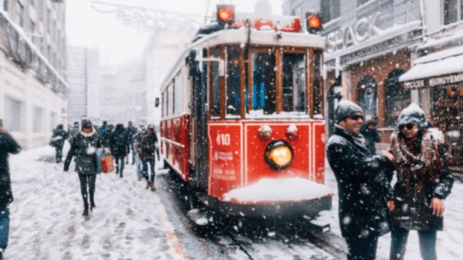 İstanbul'a beklenen kar sonunda geliyor: 2 gün sürecek!