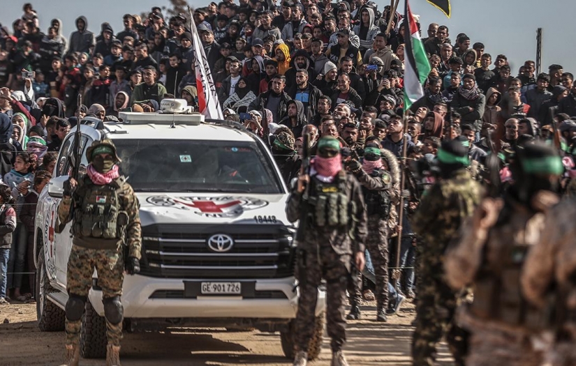 3 İsrailli rehineye karşılık, 369 Filistinli esir özgürlüğüne kavuştu