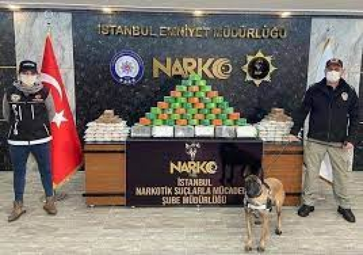 İstanbul'da uyuşturucu tacirlerine operasyon