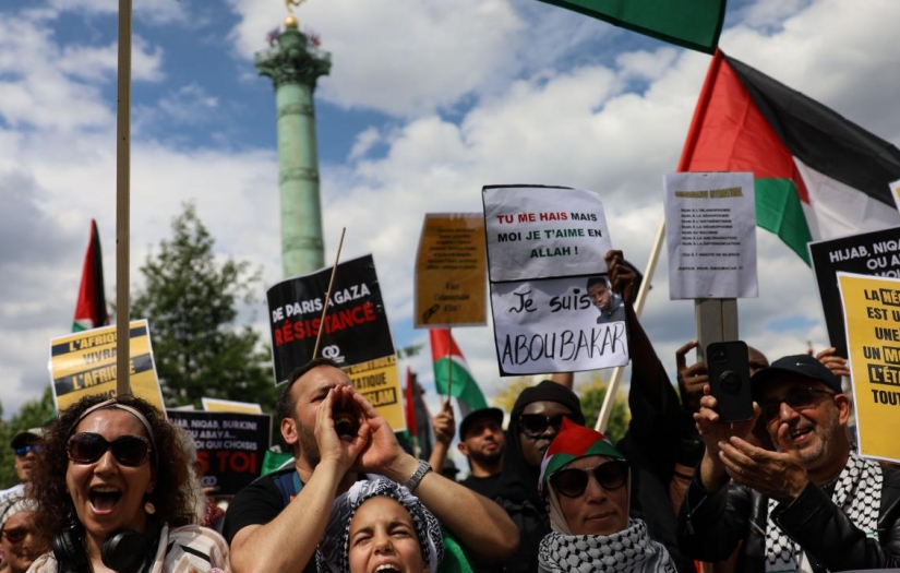 Fransa'da İslam düşmanlığına karşı gösteriler düzenlendi