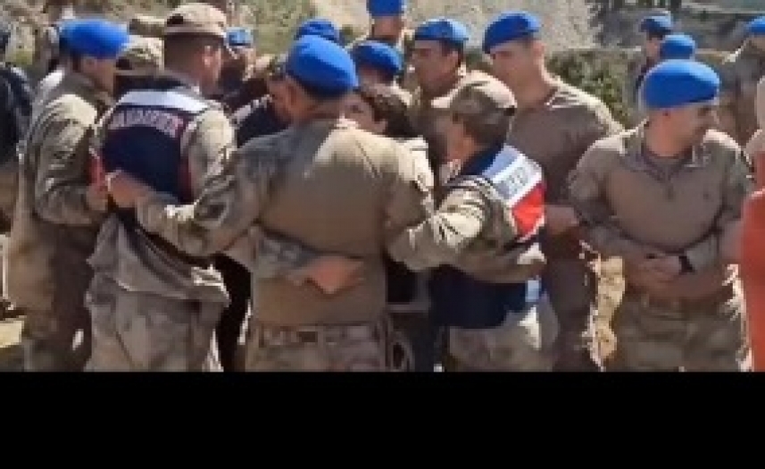 Hatay'da “Tapulu arazimize girmeyin, canımızı alırsanız size o zaman topraklarımızı veririz” diyen halka jandarma müdahalesi