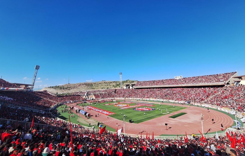 İran'da şampiyon Traktör'ün taraftarlarından dünya "tezahürat" rekoru