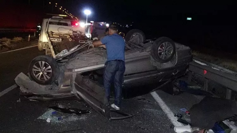 İzmir'de korkunç kaza: Anne ve baba öldü, 1'i bebek 2 kişi yaralandı