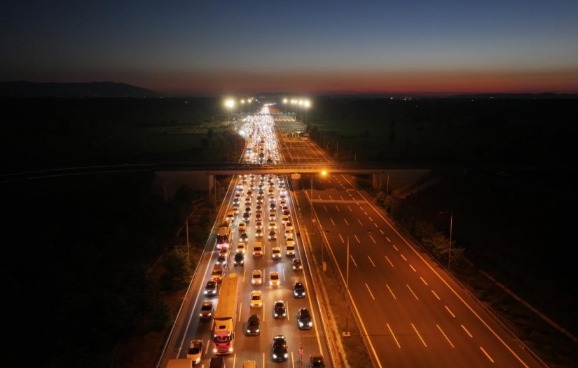 Yollarda bayram tatili hareketliliği yaşanıyor