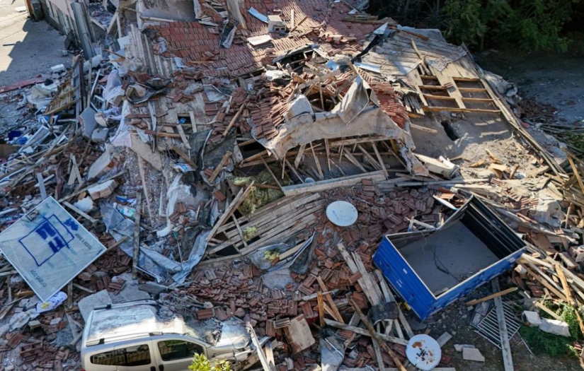 Balıkesir Sındırgı'da depremde yıkılan binanın sahibi tutuklandı