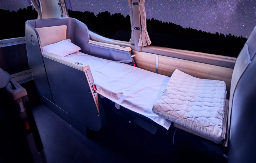 Kapitalizm lükse yöneltiyor: Uçak konforunda otobüs