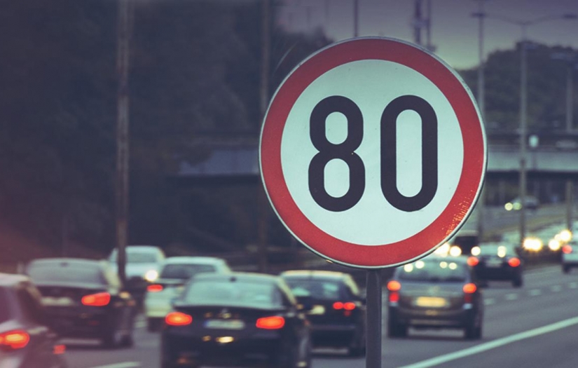 Trafik levhaları yeniden düzenlenecek