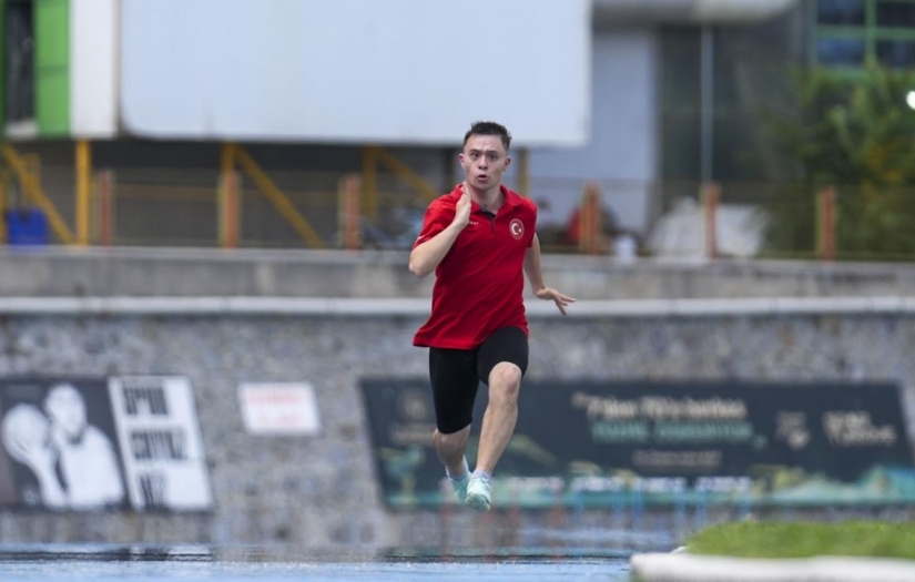 "Yürüyemez" denilen down sendromlu atletin hedefi dünya şampiyonluğu