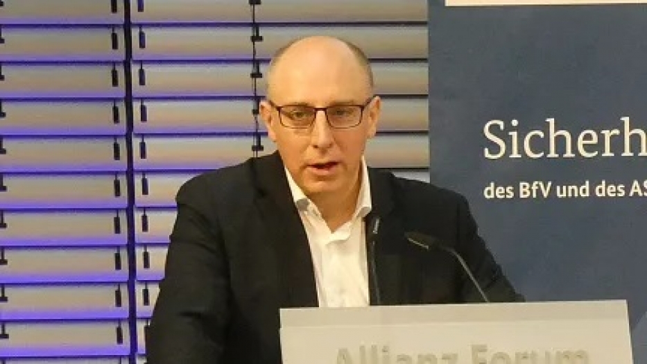 Almanya iç istihbarat teşkilatı BfV'yi Türk kökenli Sinan Selen yönetecek