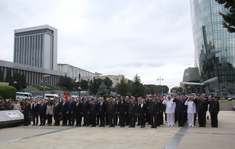 Bakü’nün kurtuluşunun 107. yıl dönümü törenlerle kutlandı