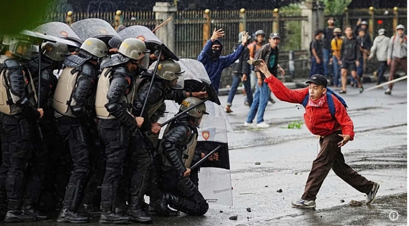 Endonezya’da şiddetli protestolar: Halk neden sokakta?