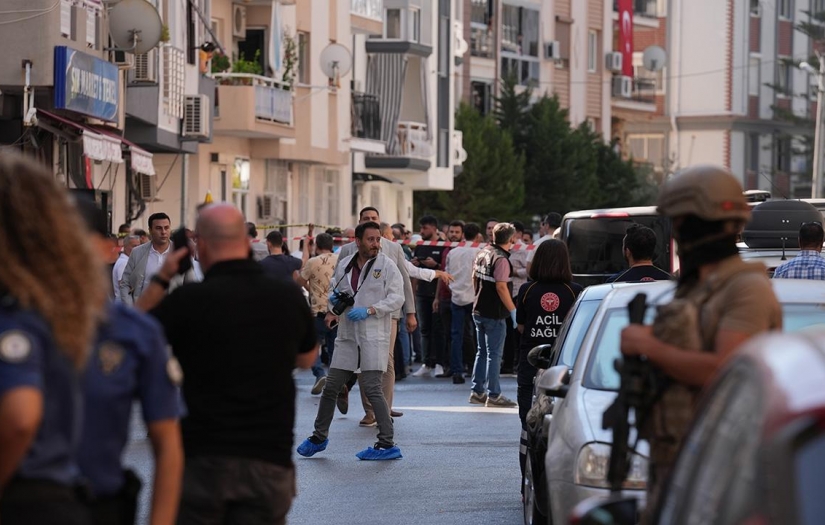 İzmir'de polis merkezine silahlı saldırı: 2 şehit, 3 yaralı