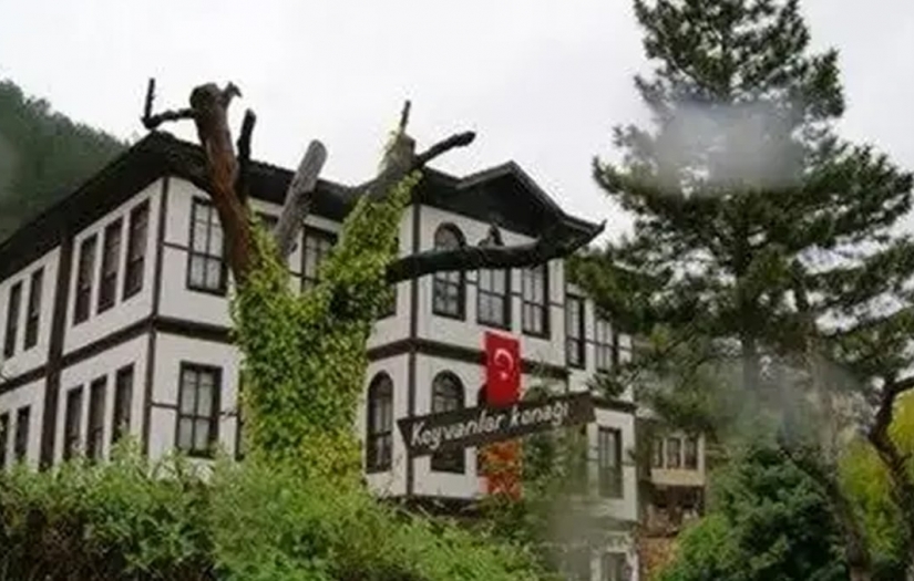 Osmanlı Konağı alev alev yandı! Tarihi eser küle döndü