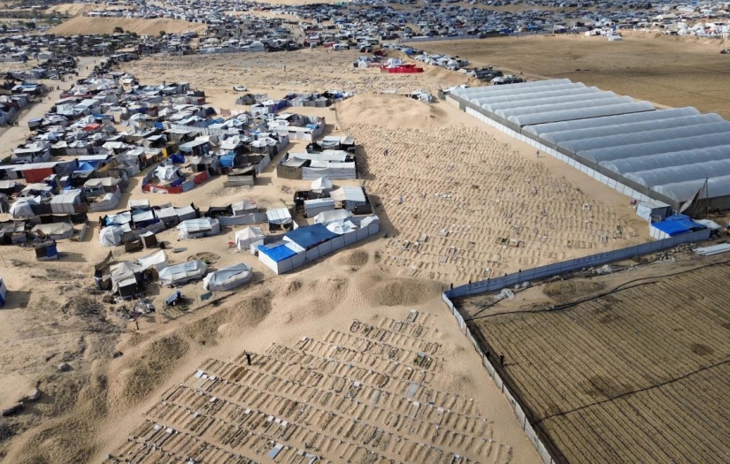 Gazze'deki mezarlıklarda ölüleri gömecek boş yer kalmadı