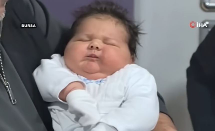 İnegöl'de 6 kilo 150 gram ağırlığında doğan süper bebek!..