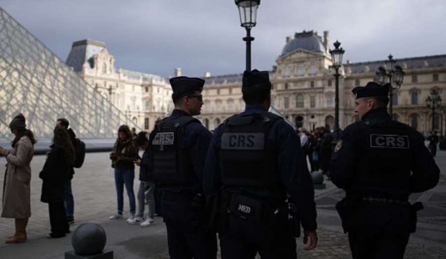Louvre Müzesi soygununda iki şüpheli suçunu 'kısmen' itiraf etti