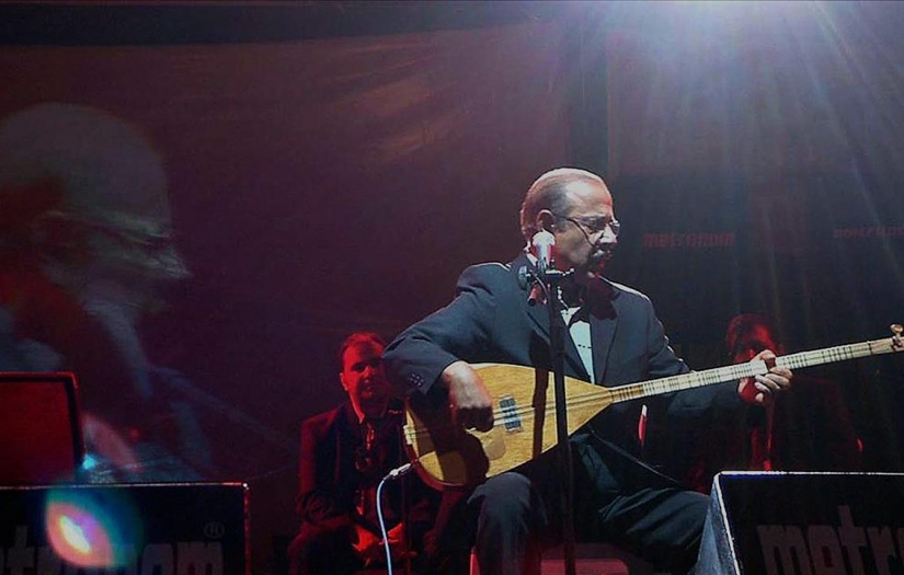 Neşet Ertaş türküleri değerleri öğretiyor