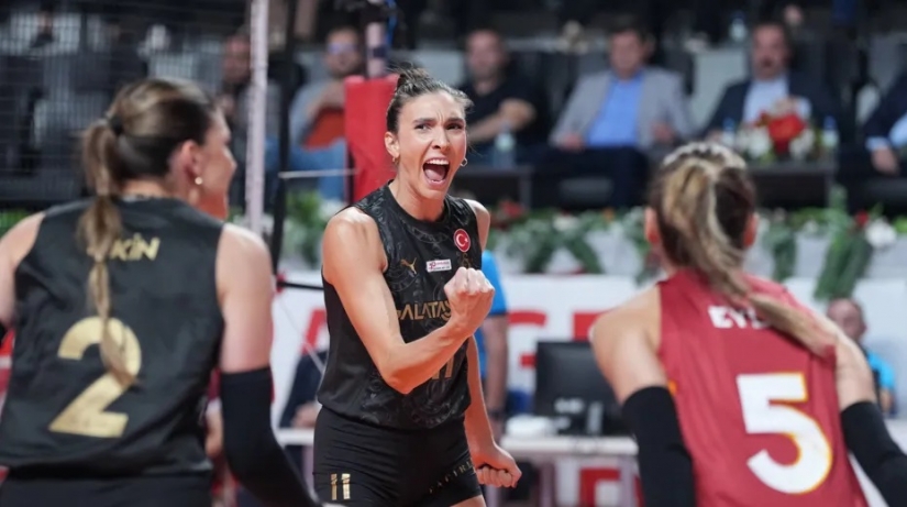 Sultanlar Ligi'nde Galatasaray Daikin set vermeden kazandı