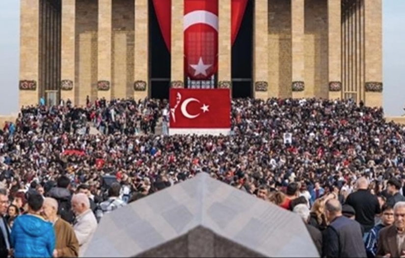 Anıtkabir, 10 Kasım'da 1 milyon 219 bin 148 kişi ziyaretçiyle rekor kırdı