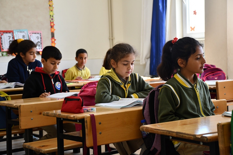 Depremin ardından okullar tatil edildi