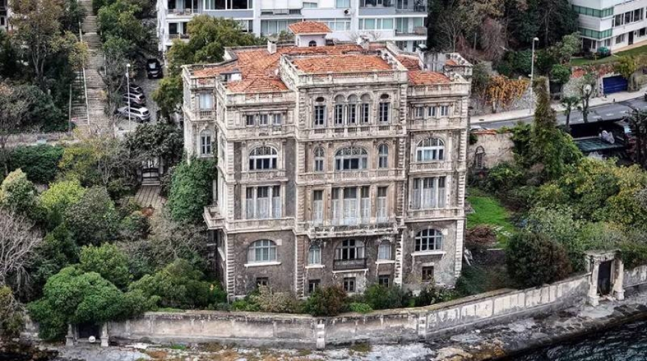 İstanbul'un simgelerinden Zeki Paşa Yalısı satışa çıkarıldı