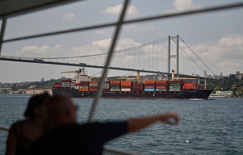 Türk bayraklı tanker Ukrayna'da drone'larla vuruldu