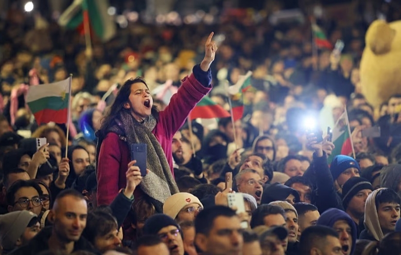 Bulgaristan hükümeti protestoların ardından tartışmalı bütçe planını geri çekti