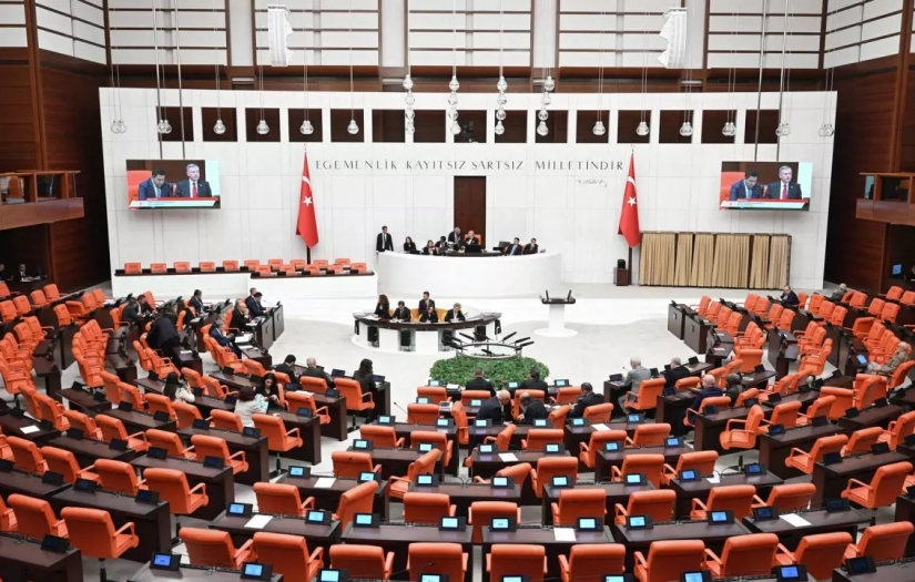 Kamu yöneticilerine seyyanen 30 bin TL zam teklifi Genel Kurul'da geri çekildi