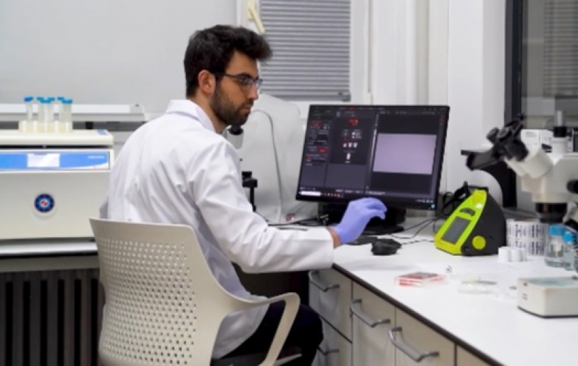 Türk bilim insanları başardı: Bakteri dışarı 'haber verecek'