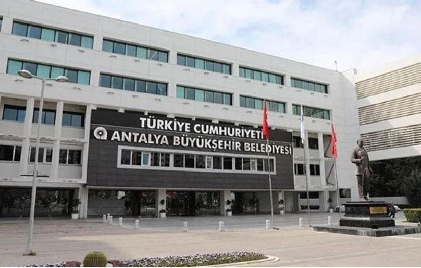 Antalya Büyükşehir Belediyesi'ne operasyon: 14 gözaltı