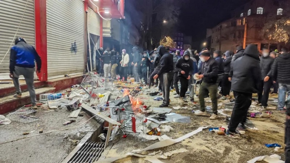 İran'da "dışarı çıkmayın" çağrısı