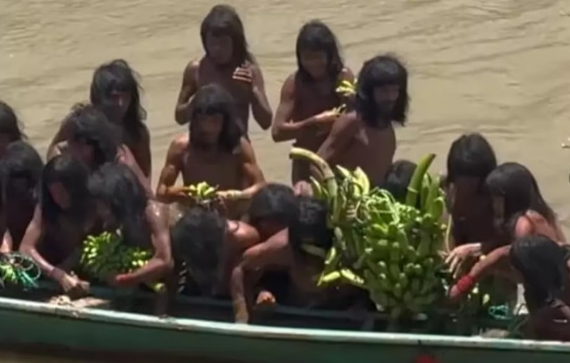 Temas kurulmayan Amazon kabilesinin hiç görülmemiş net görüntüleri yayınlandı
