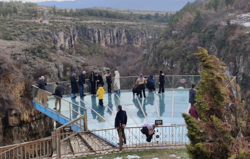 Türkiye'nin ilk cam terasına ziyaretçilerden yoğun ilgi