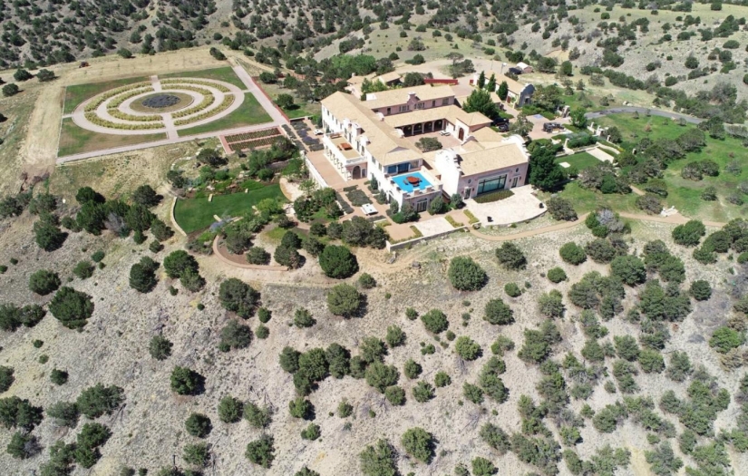 Epstein’in çiftliği: “Öldürdüğü kız çocuklarını gizlice gömdürdü”