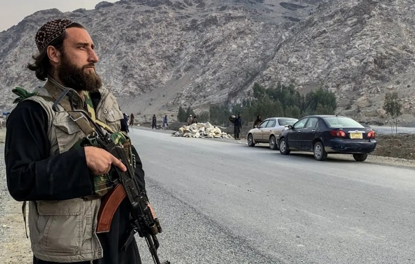 Pakistan ile Afganistan neden savaşıyor?