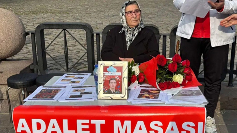 Şehit Annesi Pakize Ana, Özgür Özel'e çok sert seslendi:  "Haddini Bil!.. Atatürk şimdi yaşasaydı yüzüne tükürürdü senin.."