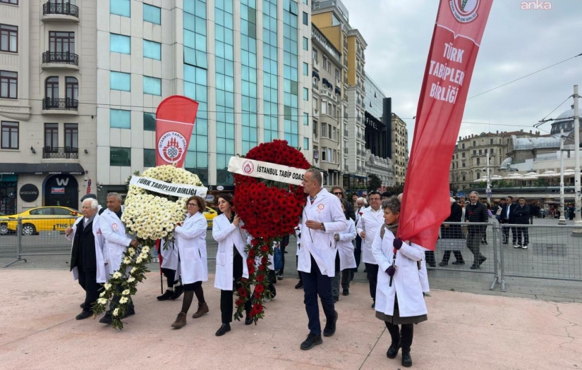 14 Mart Tıp Bayramı'nda Taksim'de tören düzenledi