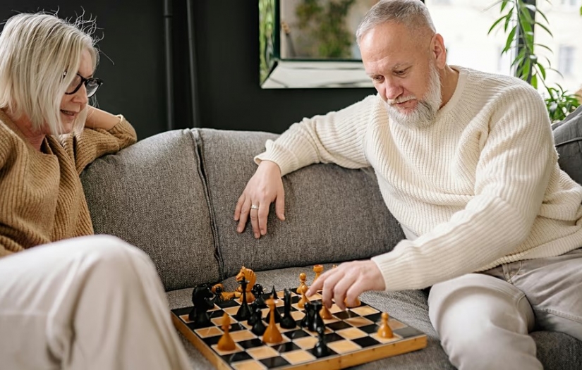 Araştırma: Okuma, bulmaca ve yeni beceriler Alzheimer'ı geciktirebilir